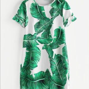 🛍 Palm Leaf Print Dress